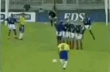 roberto carlos free kick brazil gif